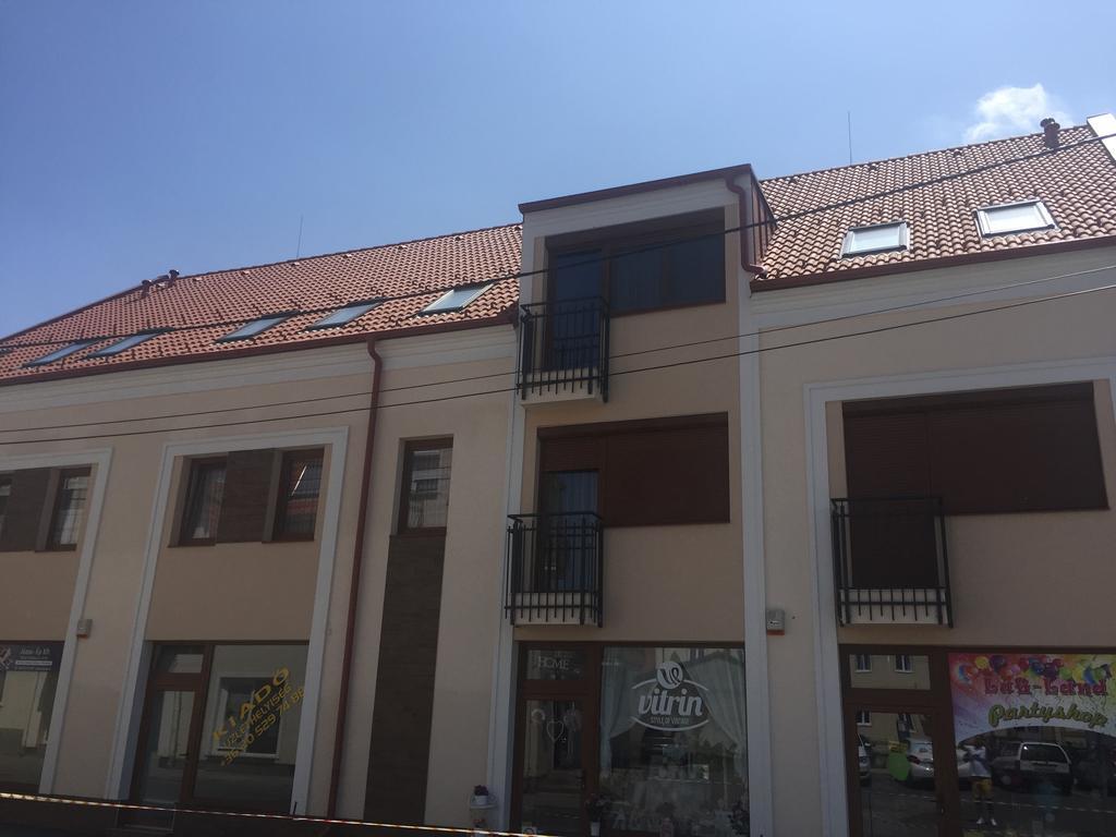 Intro Apartman Sarvar Exterior photo