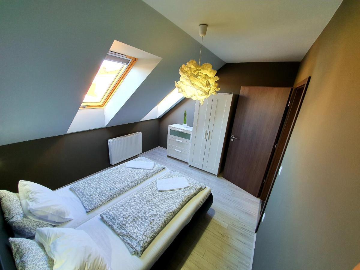Intro Apartman Sarvar Exterior photo